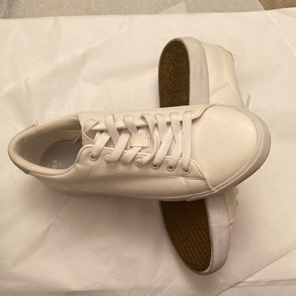 H & M White Sneakers - Picture 7 of 10